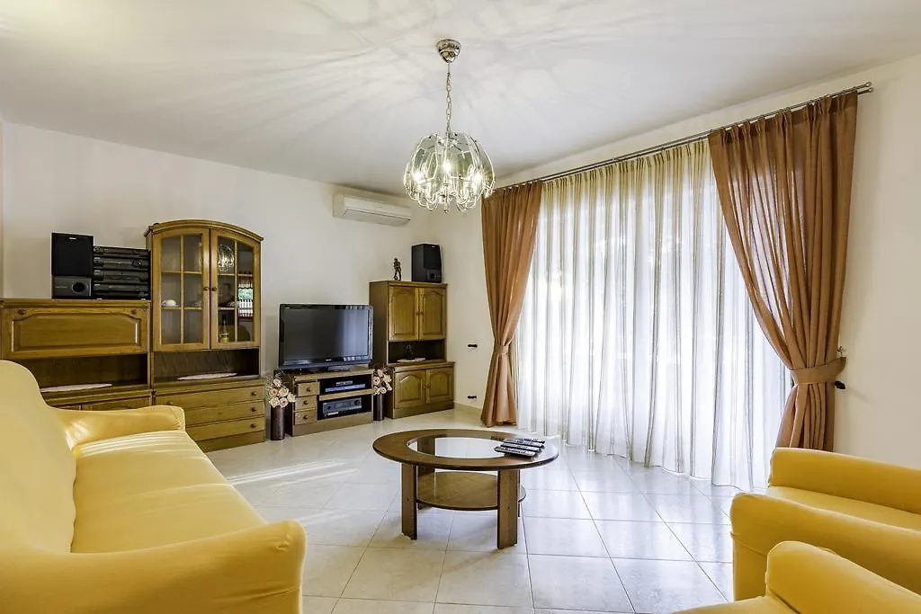 Apartment Apartmani Radmila